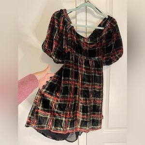 ✨BRAND NEW WITH TAGS✨